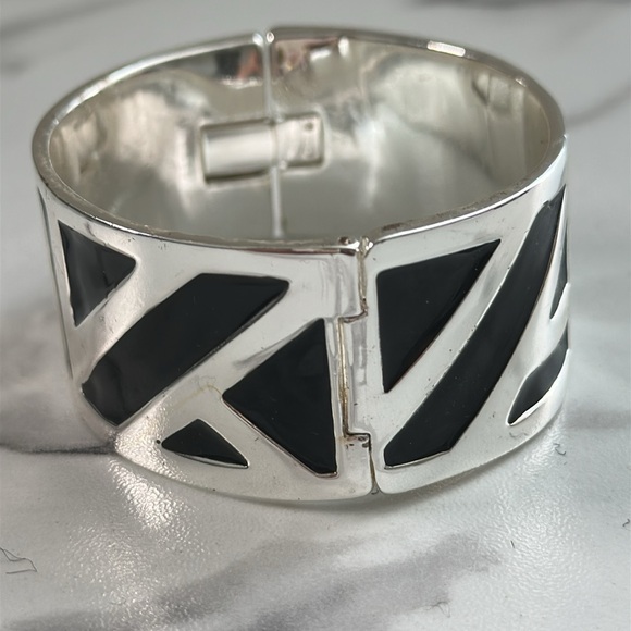 Pre owned Anne Klien Silver and Black Geometric bracelet - Picture 2 of 16